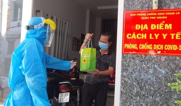 Đội Đồng hành cùng F0 khỏi bệnh đến từng nhà F0 tặng thuốc, thăm khám, tư vấn sức khỏe ảnh 5