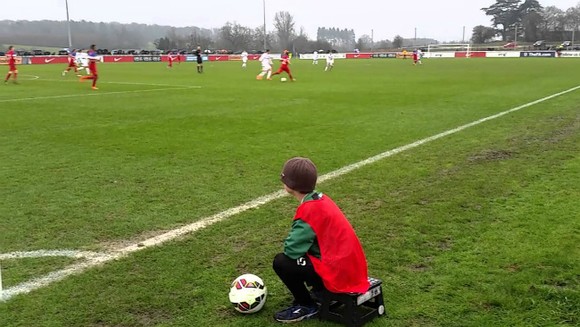 Chuyện của sao ngày 19-4: Ronaldo tuyên bố yêu đất nước của… Messi ảnh 4