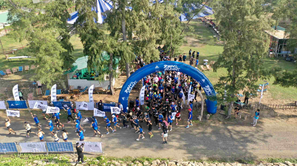 Gần 300 runner thu gom rác và khởi động adidas Run for the Oceans 2022 tại huyện Cần Giờ ảnh 1