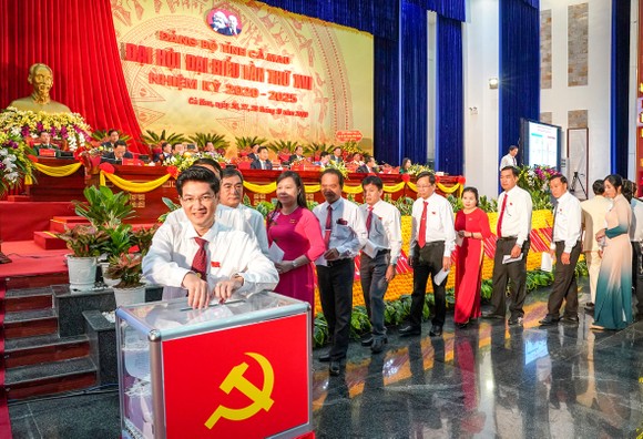 Đồng chí Nguyễn Tiến Hải tái đắc cử Bí thư Tỉnh ủy Cà Mau ảnh 4
