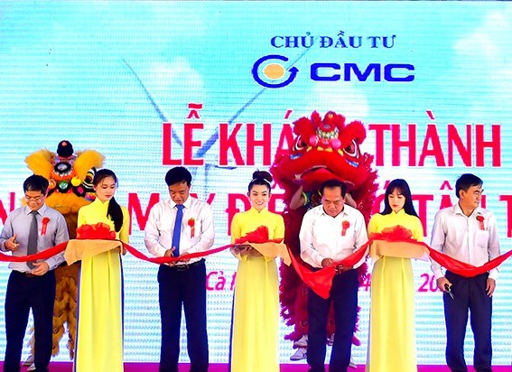 Khánh thành nhà máy điện gió đầu tiên của tỉnh Cà Mau ảnh 1