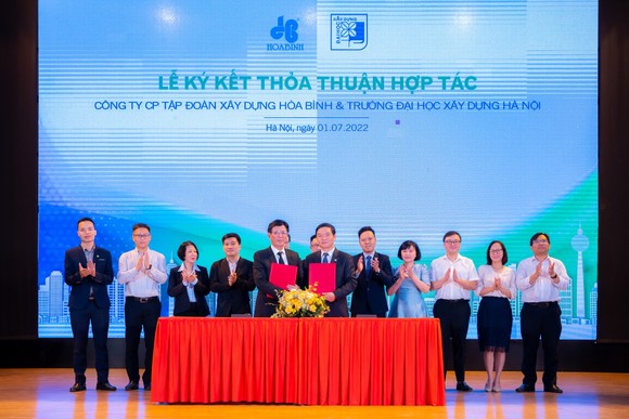 Tập đoàn Xây dựng Hòa Bình và Đại học Xây dựng Hà Nội ký kết hợp tác ảnh 1