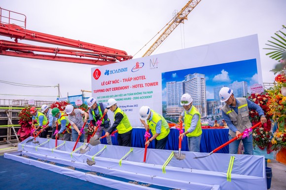 Hòa Bình vui mừng cất nóc tháp Hotel – công trình Lotte Mall Hà Nội, đạt 2 triệu giờ an toàn ảnh 2