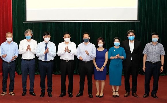 Dược Hậu Giang hưởng ứng lời kêu gọi xã hội hóa nguồn kinh phí mua vaccine đẩy lùi Covid-19 ảnh 1