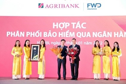 FWD Việt Nam chính thức triển khai hợp tác phân phối bảo hiểm qua ngân hàng Agribank