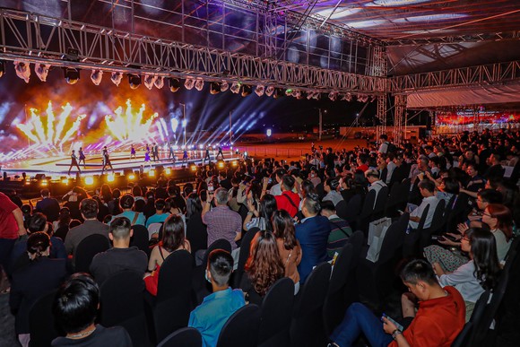 The Global City chính thức khai trương giai đoạn 1 khu nhạc nước lớn nhất Đông Nam Á ảnh 1