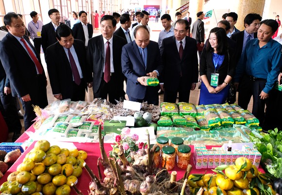 Thủ tướng: “Hôm nay tôi đi bán hàng cho các đồng chí” ảnh 2