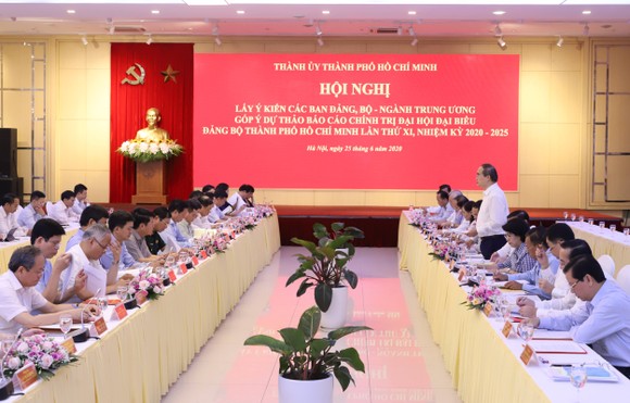 TPHCM lắng nghe bộ ngành Trung ương góp ý dự thảo (lần 2) Báo cáo chính trị Đại hội đại biểu Đảng bộ TPHCM lần thứ XI ảnh 1