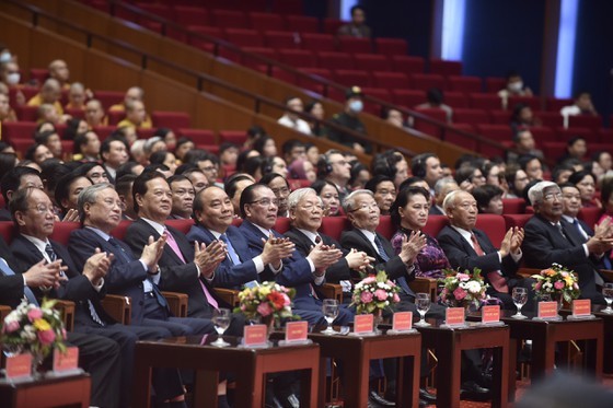 Tổng Bí thư, Chủ tịch nước Nguyễn Phú Trọng: Chấp nhận những điểm khác nhau không trái với lợi ích chung của dân tộc ảnh 1