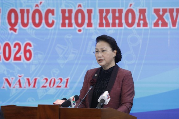 Chủ tịch Quốc hội Nguyễn Thị Kim Ngân phát biểu tại hội nghị sáng 4-2. Ảnh: VIẾT CHUNG