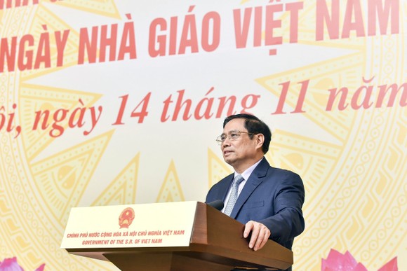 Thủ tướng Chính phủ Phạm Minh Chính: Tôn vinh với các thầy cô giáo bằng nhiều hình thức sâu sắc, rộng rãi hơn ảnh 1