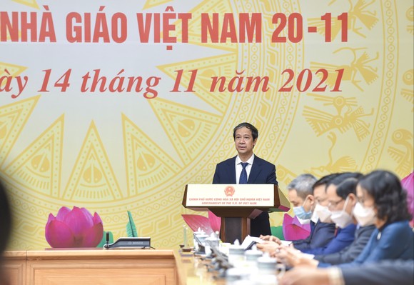 Thủ tướng Phạm Minh Chính gặp mặt đại diện nhà giáo, cán bộ quản lý giáo dục tiêu biểu  ​ ảnh 2