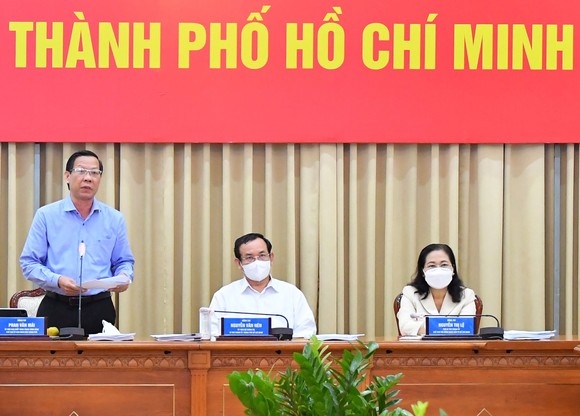 Chủ tịch UBND TPHCM Phan Văn Mãi phát biểu tại Hội nghị Chính phủ với các địa phương. Ảnh:VIỆT DŨNG