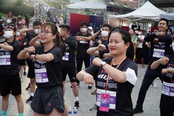 Hơn 1.500 người dự giải chạy bộ 'Da Lat Music Run 2022' ảnh 1