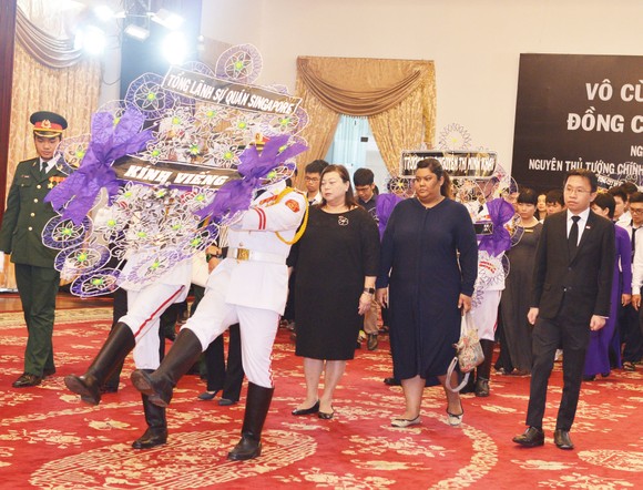 Nhiều đoàn ngoại giao đến viếng nguyên Thủ tướng Phan Văn Khải ảnh 8