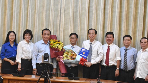 Chủ tịch UBND quận 8 Trần Quang Thảo nhận nhiệm vụ mới ảnh 2