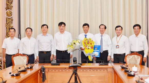 Ông Nguyễn Bá Thành làm Phó Chủ tịch UBND quận Tân Bình ảnh 1