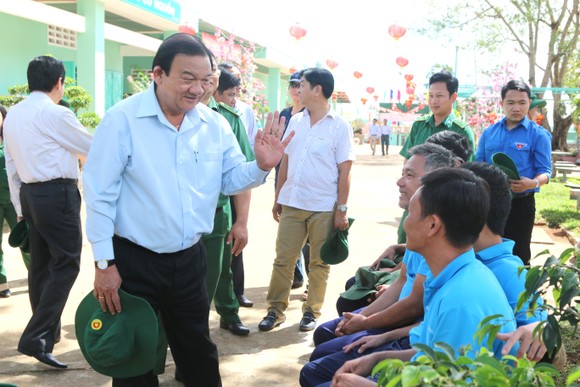 Giám đốc Sở LĐTB-XH TPHCM Lê Minh Tấn thăm, chúc tết cơ sở cai nghiện ma túy ảnh 1