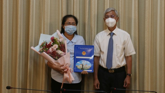 Ông Lê Hồng Sơn đến nhận công tác tại Thành ủy TPHCM ảnh 3