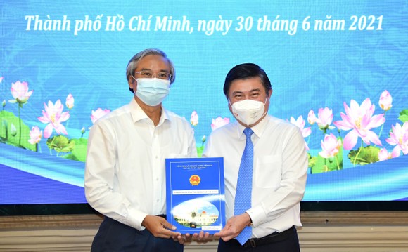 Đồng chí Lê Đức Thanh làm Chủ tịch UBND quận 1, Nguyễn Thị Thu Hường làm Chủ tịch UBND quận 10 ảnh 3