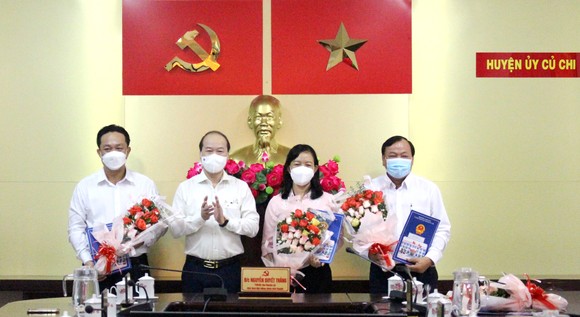 UBND TPHCM phê chuẩn kết quả bầu tân Chủ tịch UBND huyện Củ Chi Phạm Thị Thanh Hiền ảnh 2