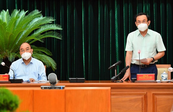 Chủ tịch nước Nguyễn Xuân Phúc: Chiến lược song trùng vừa dập dịch, vừa điều trị  ảnh 8