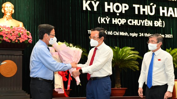 Đồng chí Phan Văn Mãi được bầu giữ chức vụ Chủ tịch UBND TPHCM ảnh 1