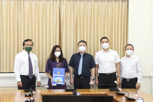 Bà Đinh Thị Phương Thảo làm Phó Chủ nhiệm Ủy ban về người Việt Nam ở nước ngoài TPHCM ảnh 1