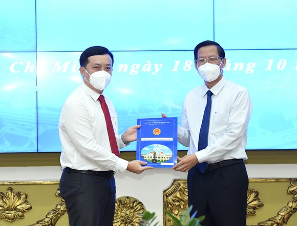 Đồng chí Đặng Quốc Toàn giữ chức vụ Chánh Văn phòng UBND TPHCM ảnh 1