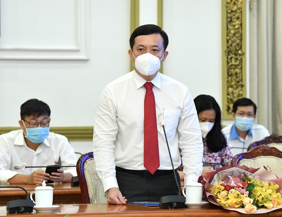 Đồng chí Đặng Quốc Toàn giữ chức vụ Chánh Văn phòng UBND TPHCM ảnh 4