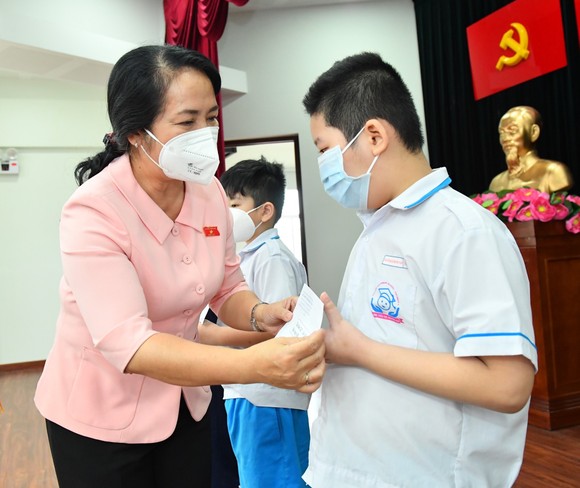 SHB hỗ trợ 1.853 trẻ em mồ côi vì Covid-19 tại TPHCM ảnh 3