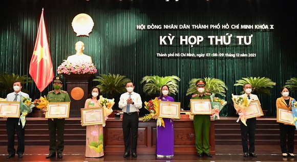 Chủ tịch HĐND TPHCM Nguyễn Thị Lệ: Đánh giá toàn diện và tìm ra hướng đi mới để phục hồi, phát triển TPHCM ảnh 5