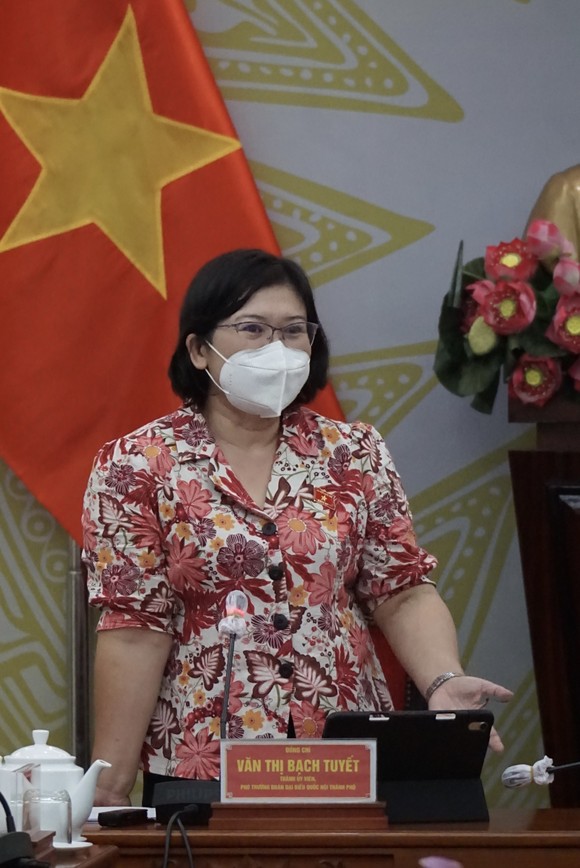 Đại biểu Quốc hội đề nghị cách hỗ trợ thiết thực là xóa bỏ 'giấy phép con' ảnh 5