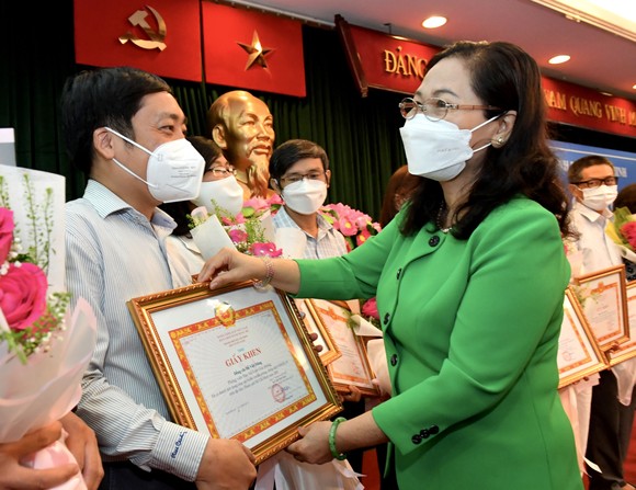 Bí thư Thành ủy TPHCM Nguyễn Văn Nên: lãnh đạo các cấp phải chủ động kết nối với báo chí ảnh 3