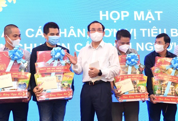 Bí thư Thành ủy TPHCM Nguyễn Văn Nên: trân trọng tri ân các tài xế kiên cường, quả cảm trong cuộc chiến với Covid-19 ảnh 4