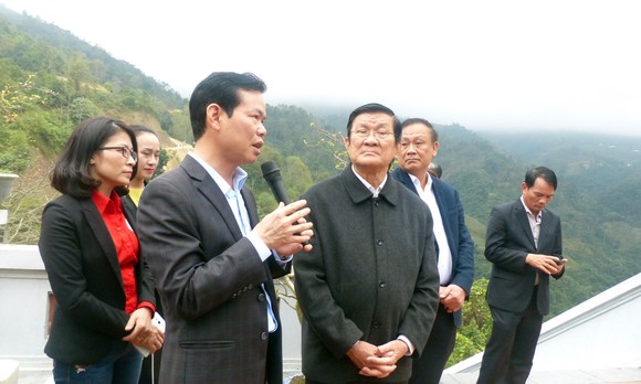 Nguyên Chủ tịch nước Trương Tấn Sang tưởng niệm, tri ân các anh hùng, liệt sĩ tại Vị Xuyên ảnh 7