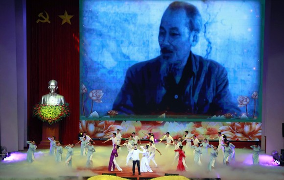 Tư tưởng Hồ Chí Minh mãi là ngọn cờ quy tụ sức mạnh toàn dân tộc ảnh 5
