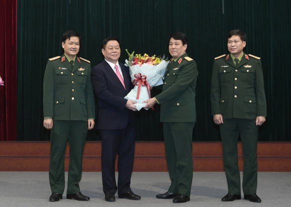 Thượng tướng Nguyễn Trọng Nghĩa giữ chức Trưởng Ban Tuyên giáo Trung ương  ​ ảnh 4