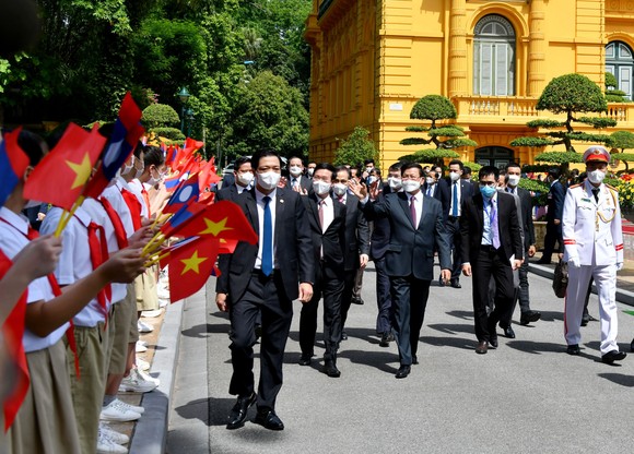Tổng Bí thư, Chủ tịch nước Lào Thongloun Sisoulith thăm hữu nghị chính thức Việt Nam ảnh 4