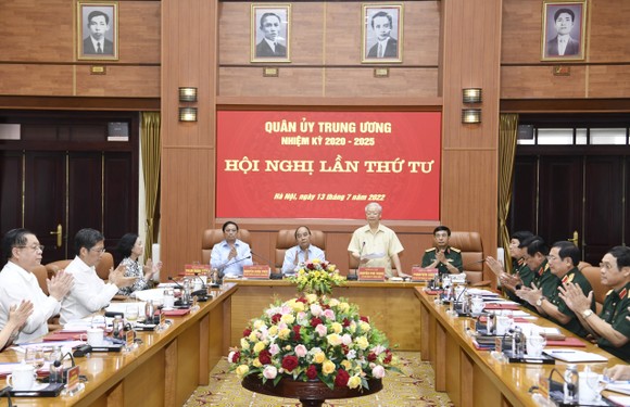 Tổng Bí thư Nguyễn Phú Trọng: Toàn quân phải kiên quyết hơn nữa trong đấu tranh phòng, chống tham nhũng, tiêu cực ảnh 6
