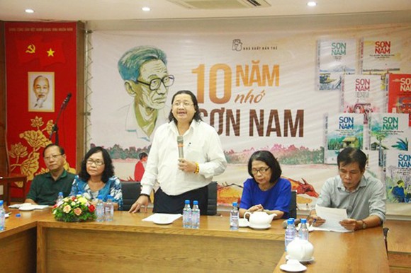 Ông Nguyễn Minh Nhựt, Giám đốc NXB Trẻ chia sẻ tại chương trình “10 năm nhớ Sơn Nam”.