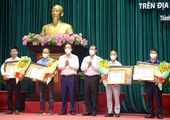 Chủ tịch UBND TPHCM Phan Văn Mãi: Thành phố đang lấy lại sức sống và nhịp đập trái tim của một cơ thể đang hồi sinh ảnh 5