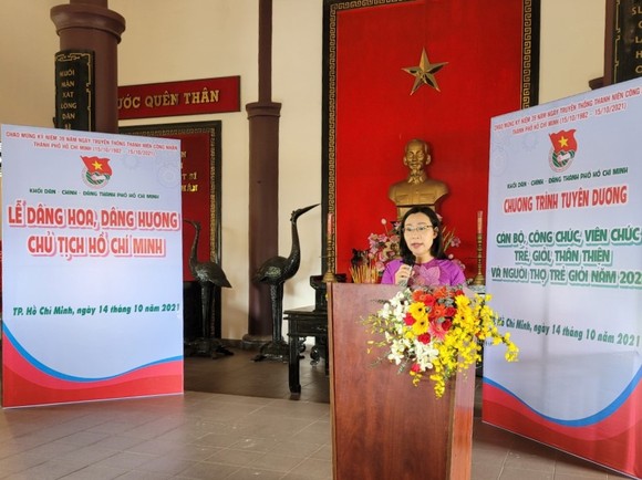 Tuyên dương 174 gương “Cán bộ, công chức, viên chức trẻ, giỏi, thân thiện” năm 2021 ảnh 2