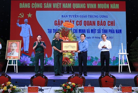 Bí thư Thành ủy TPHCM Nguyễn Văn Nên: Báo chí là lực lượng tuyến đầu của tuyến đầu ảnh 3