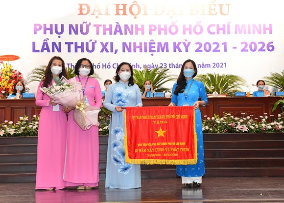 Đồng chí Nguyễn Trần Phượng Trân tiếp tục làm Chủ tịch Hội LHPN TPHCM nhiệm kỳ 2021-2026 ảnh 4