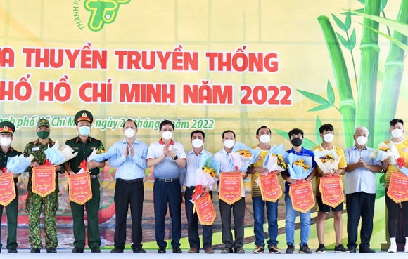 Huyện Đồng Phú tỉnh Bình Phước giành giải nhất đua thuyền truyền thống TPHCM năm 2022 ảnh 1