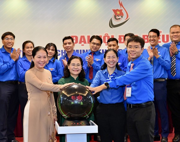 Chủ tịch HĐND TPHCM Nguyễn Thị Lệ: Mỗi cán bộ, công chức trẻ hãy chọn cho mình một khát vọng về thành phố thân yêu ảnh 3