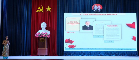 2 thí sinh giành giải nhất hội thi thuyết trình 'Quyển sách tôi yêu' ảnh 3