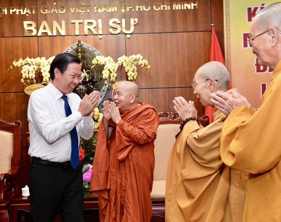Lãnh đạo TPHCM thăm, chúc mừng Đại lễ Phật đản Phật lịch 2566 – Dương lịch năm 2022 ảnh 1