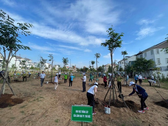 TPHCM phát động 'Tết trồng cây đời đời nhớ ơn Bác Hồ' năm 2022 ảnh 2